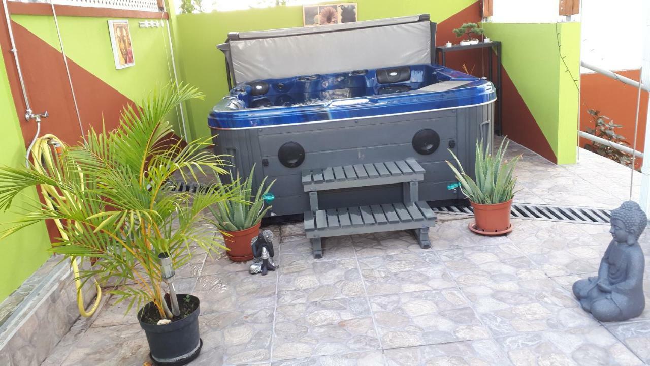 La Casa Binecha Avec Jacuzzi Baillif Exterior foto